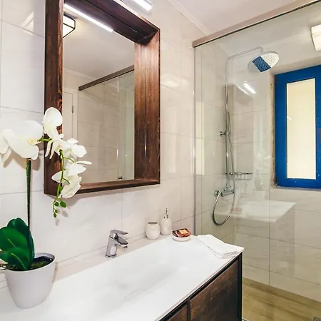 Villa Aghios Sostis Sleeps 6 With Pool Air Con And Wifi