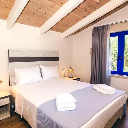 Aghios Sostis Sleeps 6 With Pool Air Con And Wifi